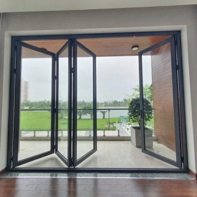 Cửa xếp trượt 3 cánh kết hợp cửa mở quay 1 cánh nhôm Xingfa