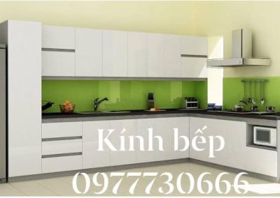 Kính bếp màu xanh cốm non