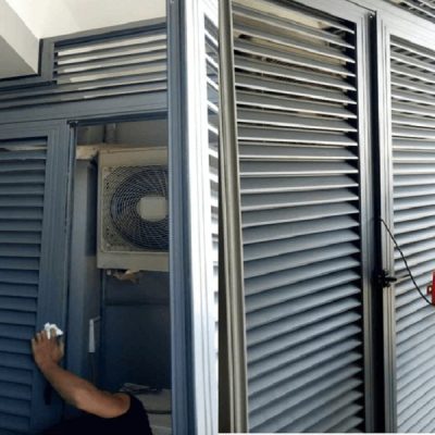 Cửa chớp nhôm Xingfa màu đen