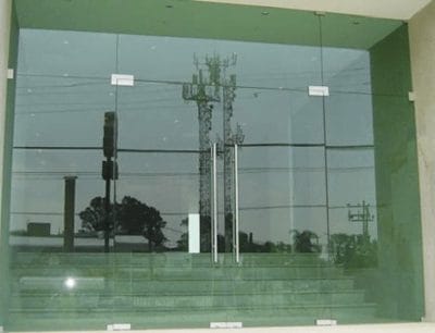 Cửa kính cường lực màu trắng trong 10mm kính Hải Long Cửa kính cường lực màu trắng trong 10mm kính Hải Long