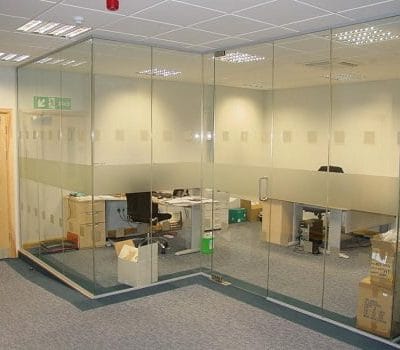 Kính ngăn phòng hiện đại Kính ngăn phòng hiện đại