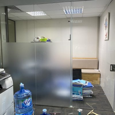 Vách ngăn phòng bằng kính cánh lùa Vách ngăn phòng bằng kính cánh lùa