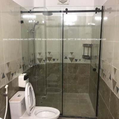 Phòng tắm kính 2 cánh lùa phụ kiện màu đen