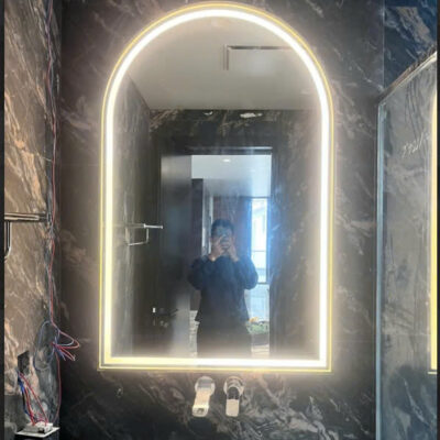Gương đèn led vòm cảm ứng bật tắt Gương đèn led vòm cảm ứng bật tắt