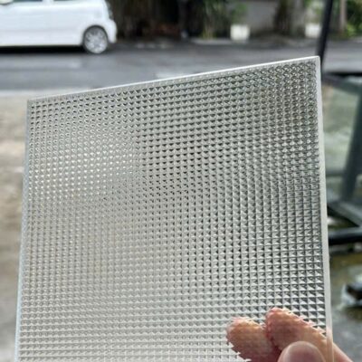 Kính kẻ caro siêu trong 5mm